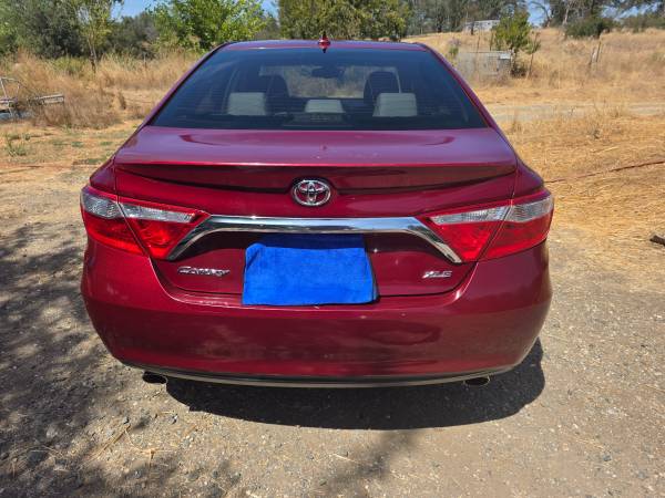 2016 Toyota Camry SE — photo 6