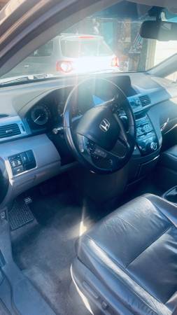 2011 Honda Odyssey EX-L Passenger Van Automatic — photo 9
