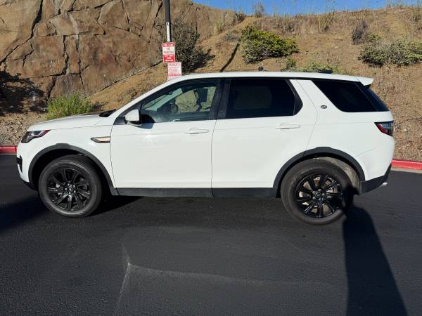 2019 Land Rover Discovery Sport SE 4dr 4x4 Automatic — photo 2