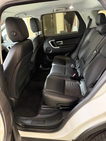 2019 Land Rover Discovery Sport SE 4dr 4x4 Automatic — photo 9