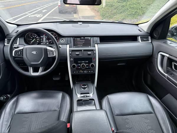 2019 Land Rover Discovery Sport SE 4dr 4x4 Automatic — photo 7