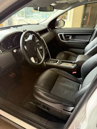 2019 Land Rover Discovery Sport SE 4dr 4x4 Automatic — photo 8