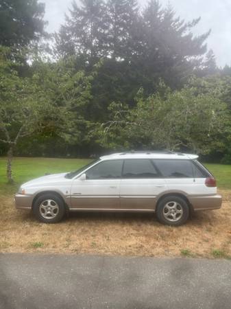 1999 Subaru Legacy 30th Ann. Outback Ltd. 4dr 4WD Wagon Automatic — photo 1