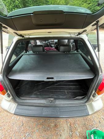 1999 Subaru Legacy 30th Ann. Outback Ltd. 4dr 4WD Wagon Automatic — photo 10