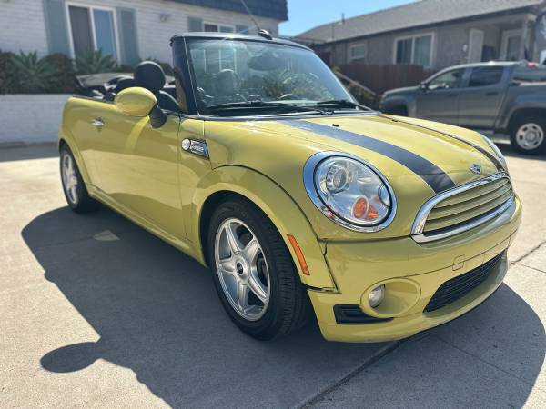 2009 MINI Cooper Convertible — photo 2