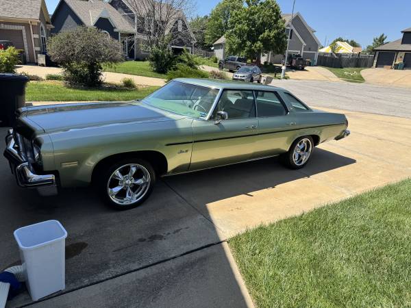 1975 Oldsmobile Delta Royale — photo 1