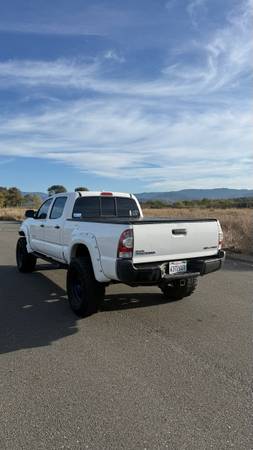 2010 Toyota Tacoma Base 4x4 Regular Cab 110 in. WB Manual — photo 3