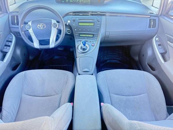 2010 Toyota Prius I — photo 7