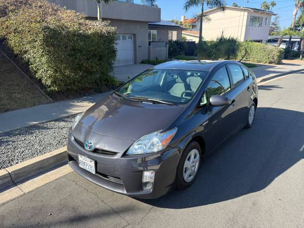 2010 Toyota Prius I — photo 1