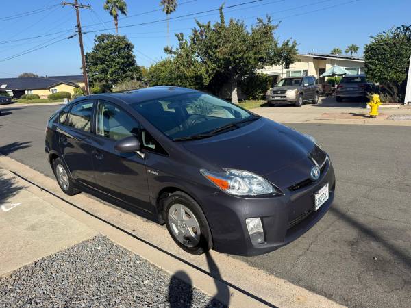 2010 Toyota Prius I — photo 3