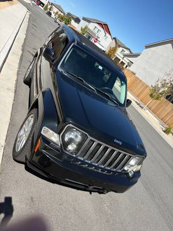 2012 Jeep Liberty Limited Jet Edition 4dr 4x2 Automatic — photo 2