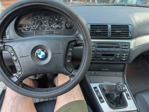 2004 BMW 325i — photo 8