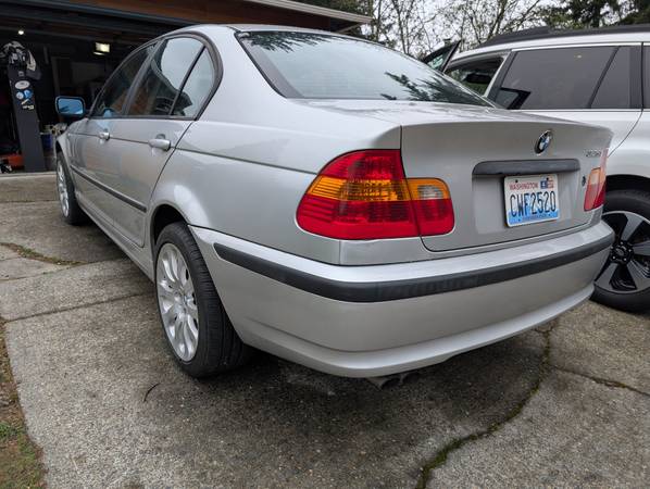 2004 BMW 325i — photo 6