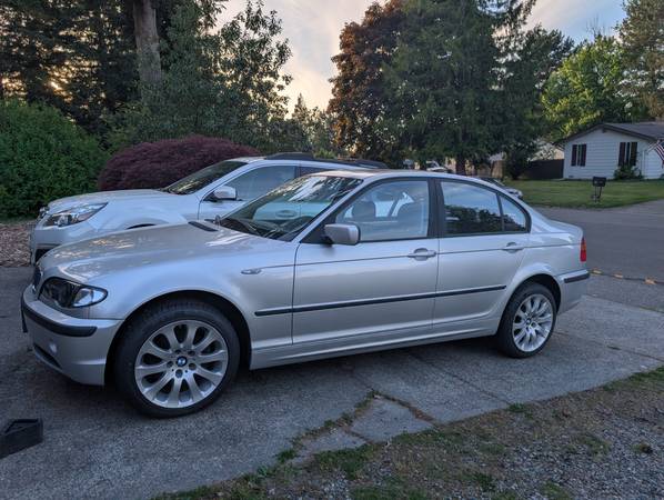 2004 BMW 325i — photo 2