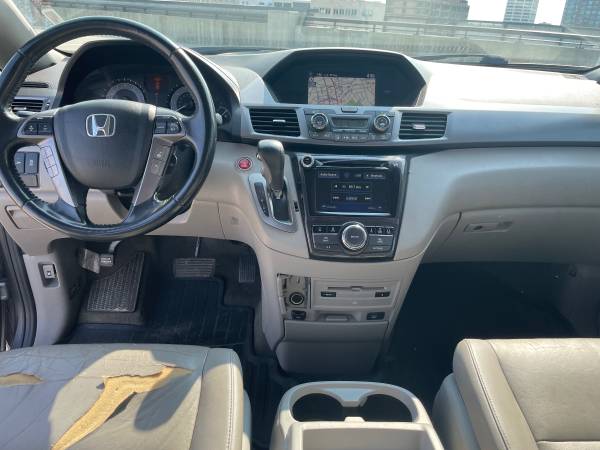 2014 Honda Odyssey Touring Elite Passenger Van Automatic — photo 11