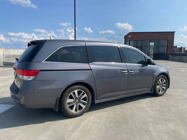 2014 Honda Odyssey Touring Elite Passenger Van Automatic — photo 3