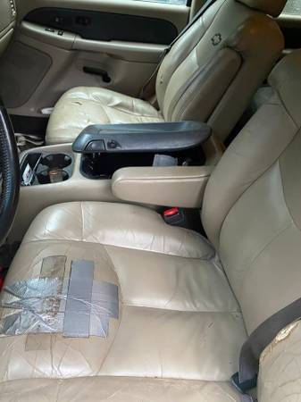 2002 Chevrolet Avalanche 2500 Base 4x2 Automatic — photo 3