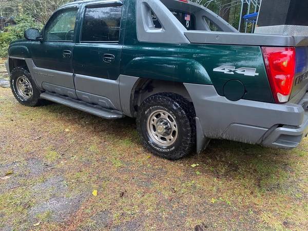 2002 Chevrolet Avalanche 2500 Base 4x2 Automatic — photo 1