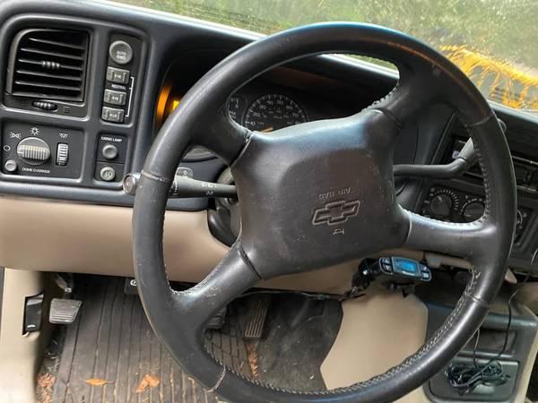 2002 Chevrolet Avalanche 2500 Base 4x2 Automatic — photo 6