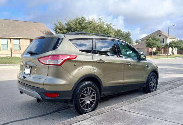 2013 Ford Escape SE 4dr 4x4 Automatic — photo 4