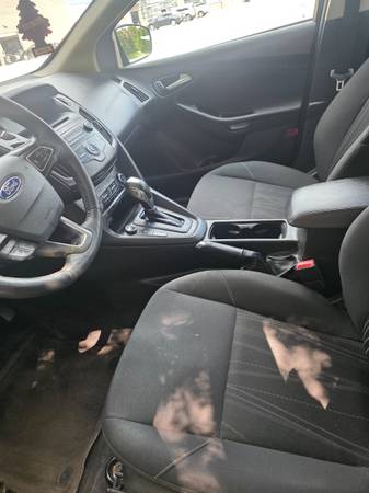 2016 Ford Focus SE 4dr Hatchback Manual — photo 7
