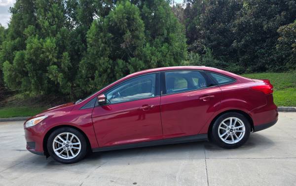 2016 Ford Focus SE 4dr Hatchback Manual — photo 11