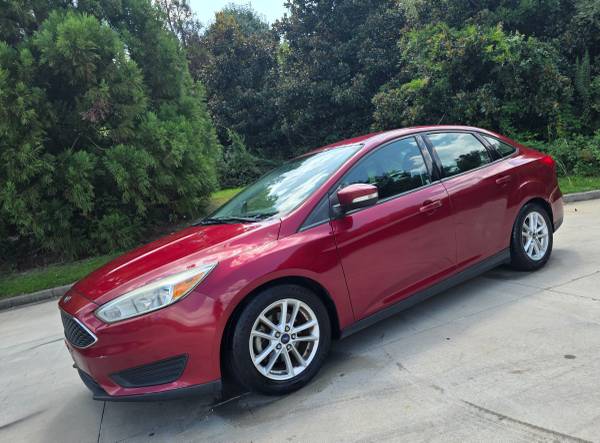 2016 Ford Focus SE 4dr Hatchback Manual — photo 1