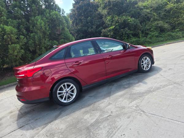 2016 Ford Focus SE 4dr Hatchback Manual — photo 9