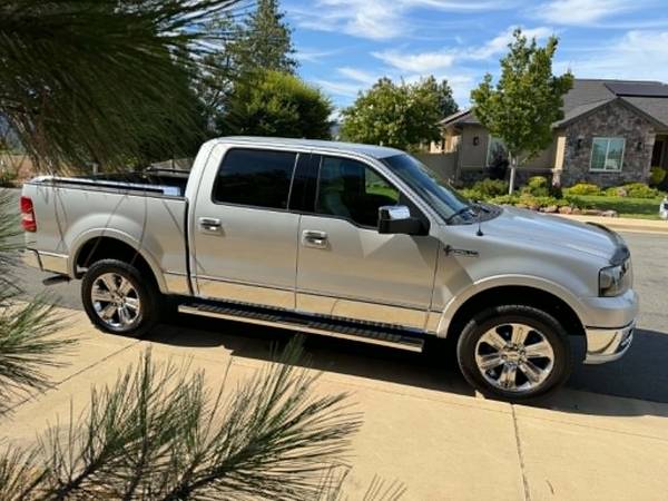 2006 Ford F 150 XL 4x2 Regular Cab Styleside 8 ft. box 145 in. WB Manual — photo 4