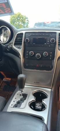 2011 Jeep Grand Cherokee Laredo 4dr 4x2 Automatic — photo 7
