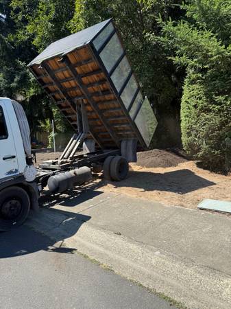 2003 Nissan Hino Dump — photo 4