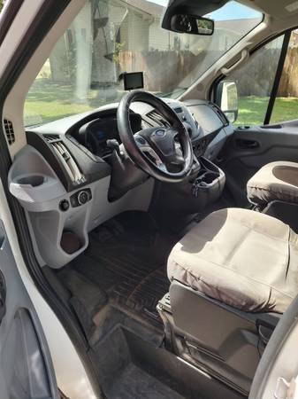 2017 Ford T250 Van — photo 3