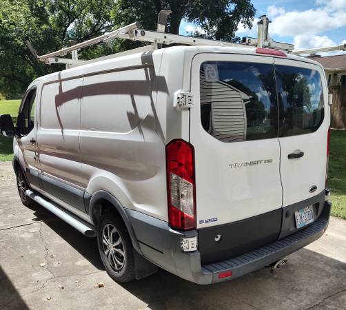 2017 Ford T250 Van — photo 2