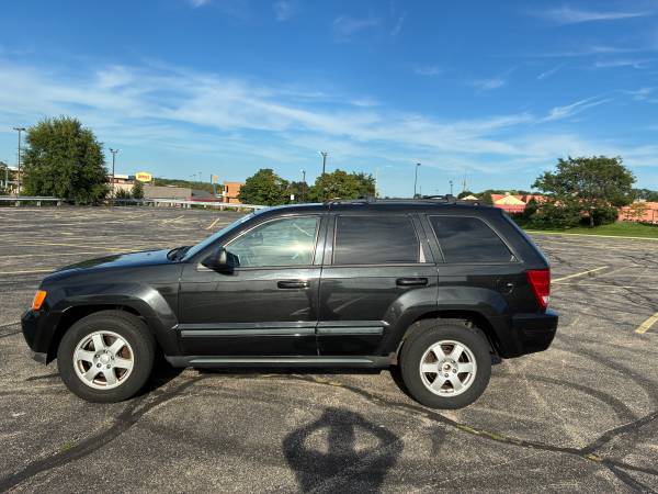 2008 Jeep Grand Cherokee Laredo 4dr 4x2 Automatic — photo 1