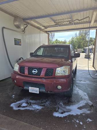 2004 Nissan Titan LE 4x2 Crew Cab Automatic — photo 1
