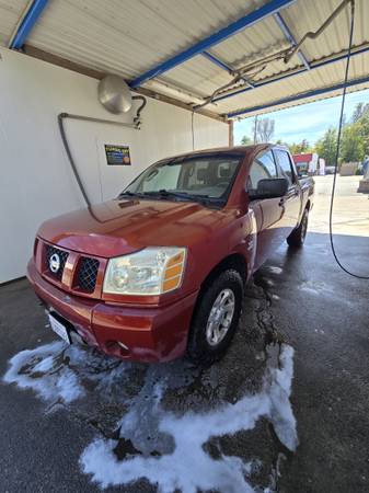2004 Nissan Titan LE 4x2 Crew Cab Automatic — photo 2