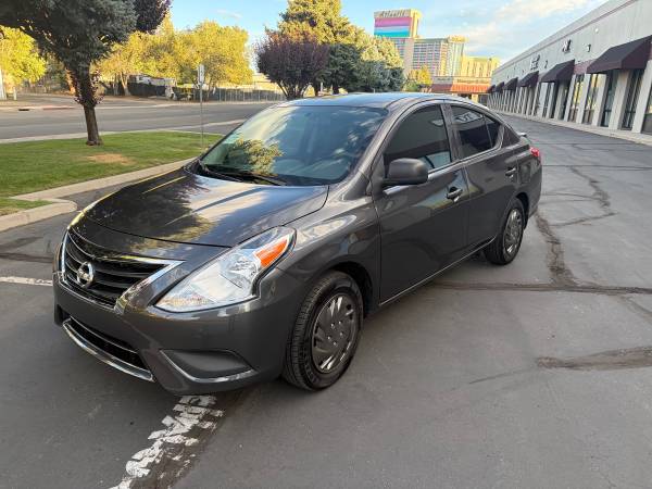 2015 Nissan Versa 1.6 S — photo 2