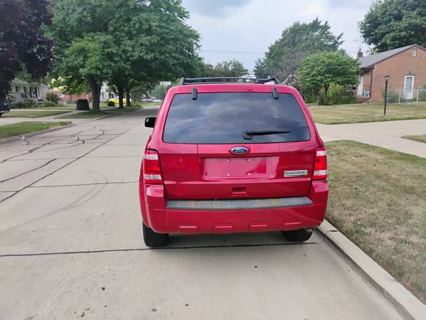 2011 Ford Escape XLT 4dr Front-wheel Drive Automatic — photo 6