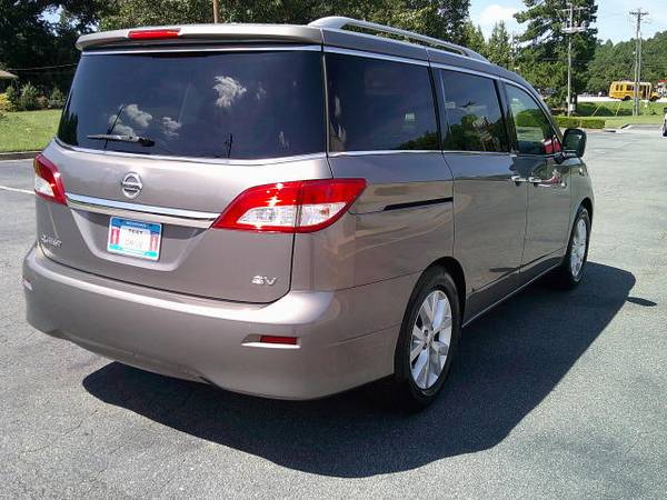 2016 Nissan Quest SV — photo 12