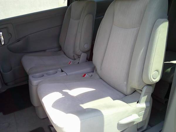 2016 Nissan Quest SV — photo 8
