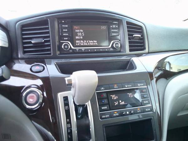 2016 Nissan Quest SV — photo 4