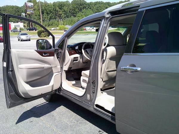 2016 Nissan Quest SV — photo 9