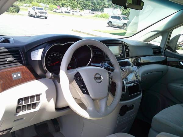2016 Nissan Quest SV — photo 6