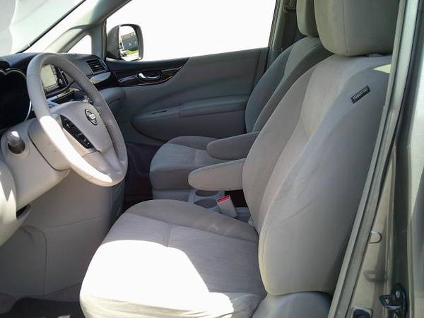 2016 Nissan Quest SV — photo 7