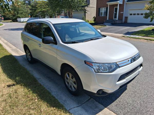 2015 Mitsubishi Outlander SE 4dr 4x4 CVT — photo 1