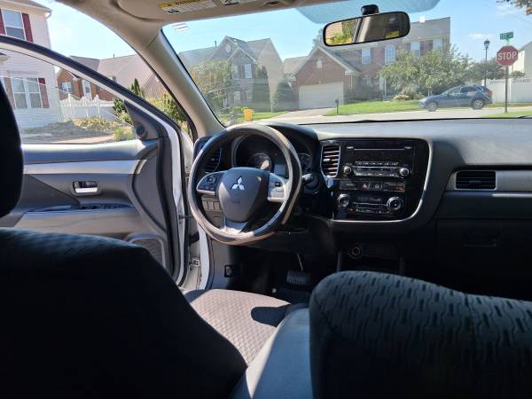 2015 Mitsubishi Outlander SE 4dr 4x4 CVT — photo 5