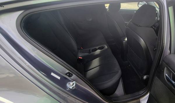 2016 Hyundai Veloster Base 3dr Hatchback Manual — photo 12