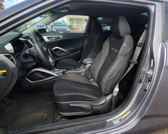 2016 Hyundai Veloster Base 3dr Hatchback Manual — photo 10