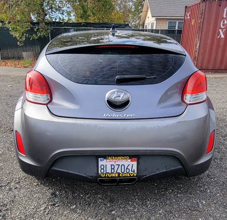 2016 Hyundai Veloster Base 3dr Hatchback Manual — photo 4