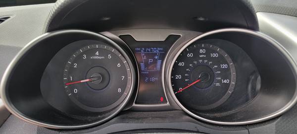2016 Hyundai Veloster Base 3dr Hatchback Manual — photo 6